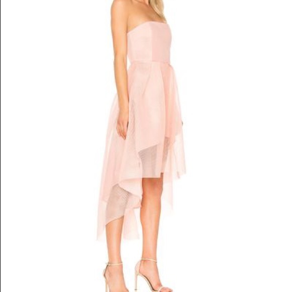 Elliatt Elysian High-low size Dress in Blush with mesh overlay - Picture 2 of 7